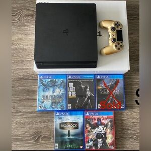 Sony PlayStation 4 Slim 1TB Console -JetBlack In VERY GOOD condition.Ship in box